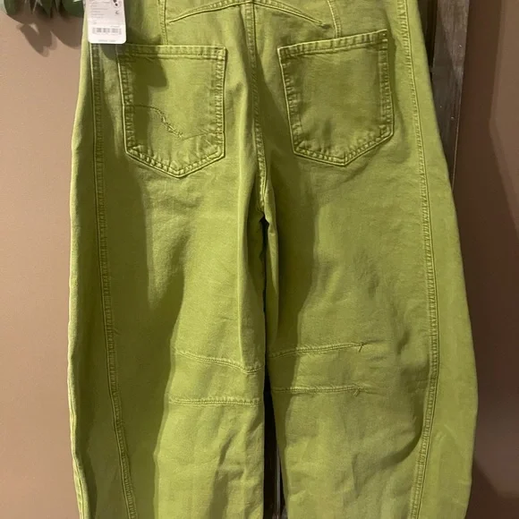 We The Free Meadow Moss WE the Free Good Luck Midrise Barrel Jeans 26 NWT - Picture 2 of 5